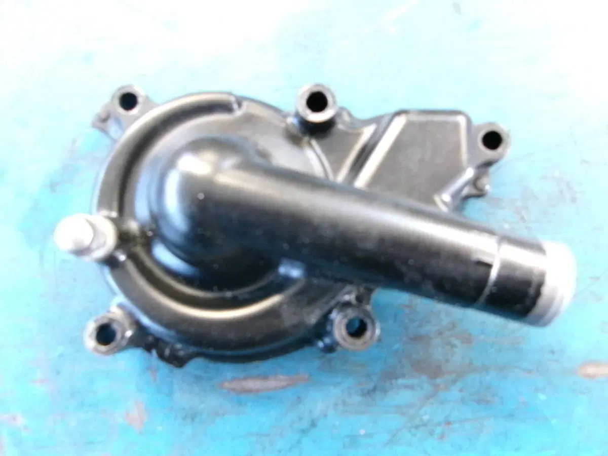 CARTER POMPA REFRIGERANTE KAWASAKI ER6n