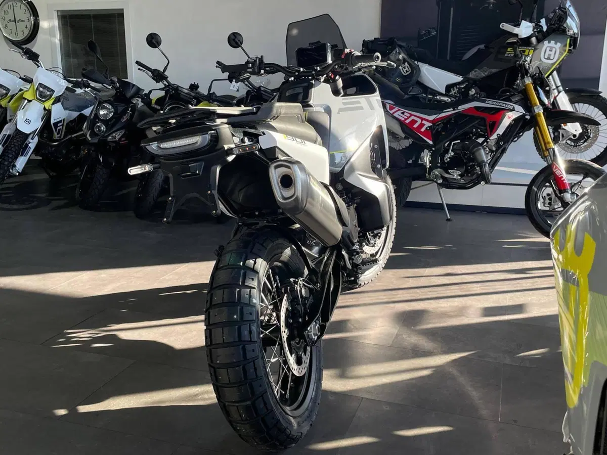 Husqvarna Norden 901 (2022 - 26) (4)