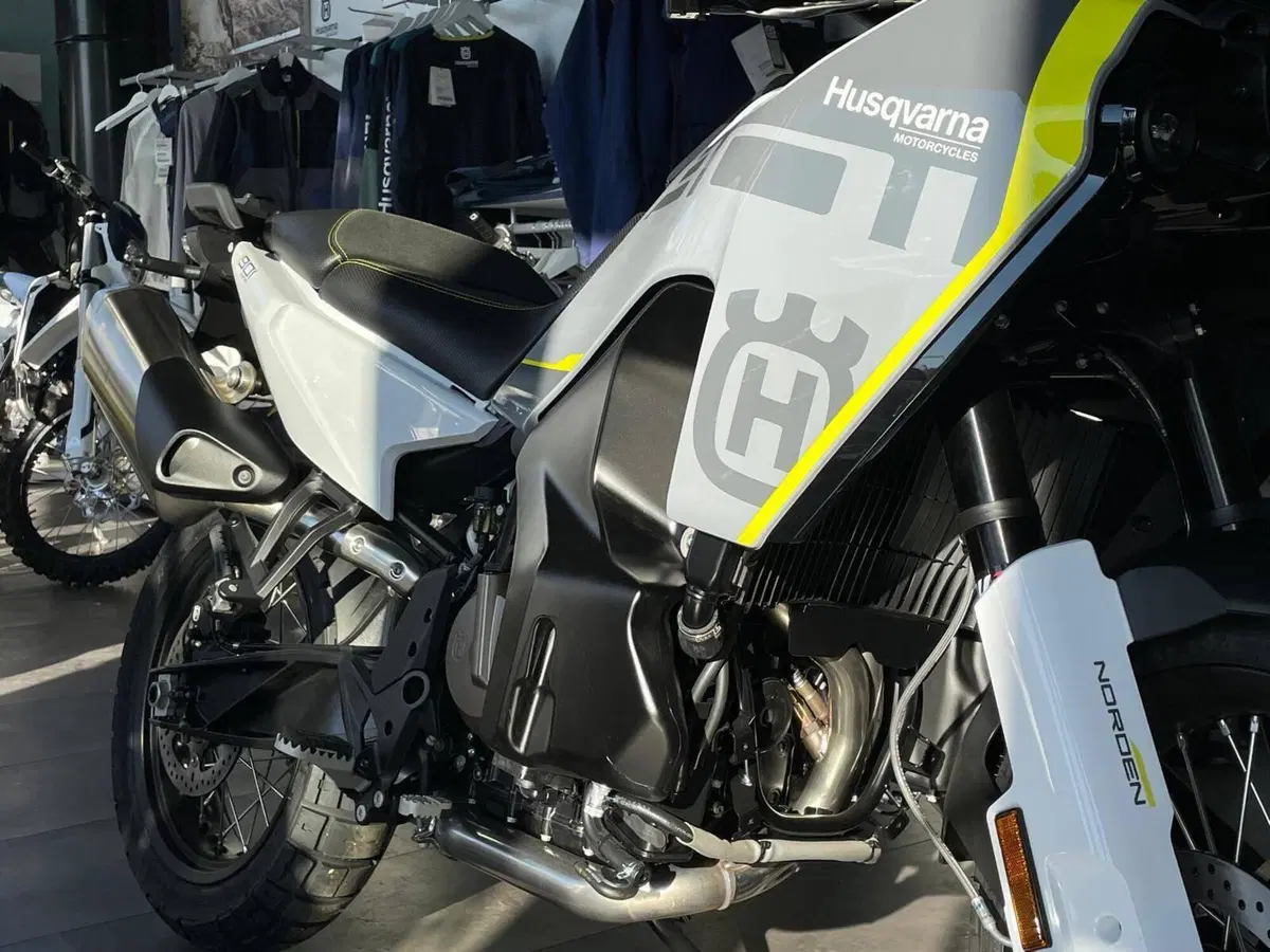 Husqvarna Norden 901 (2022 - 26) (9)
