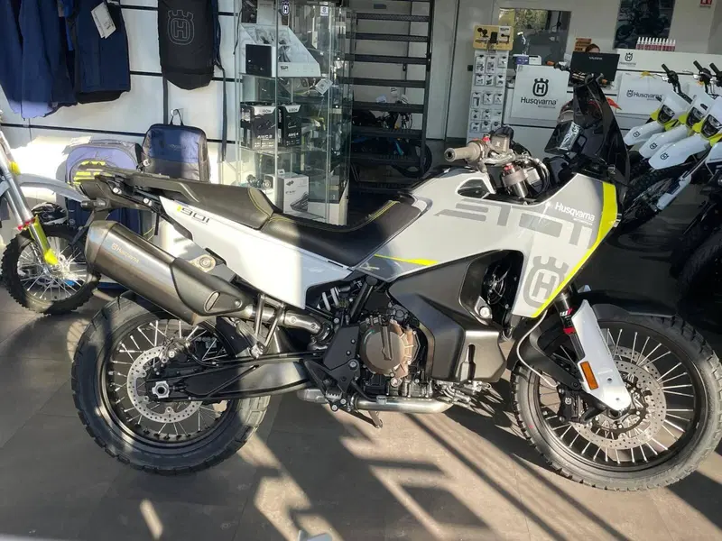 Husqvarna Norden 901 (2022 - 26) (2)
