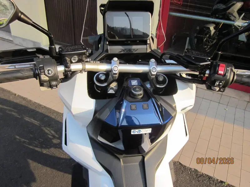 Honda X-ADV 750 Special Edition (2026) (6)