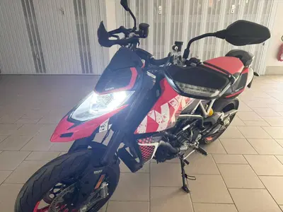 Ducati Hypermotard 950 RVE (2022 - 25) usata