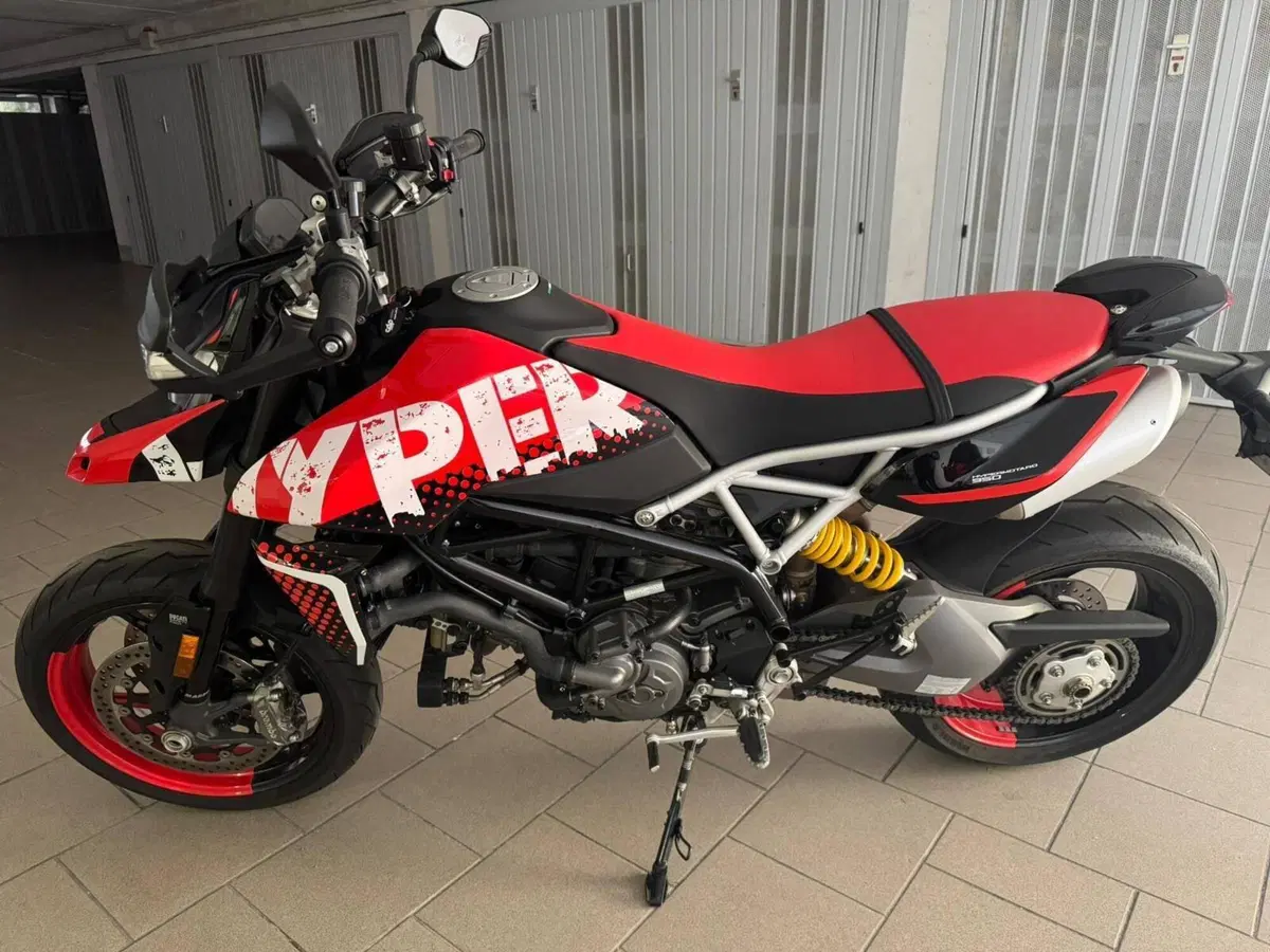Ducati Hypermotard 950 RVE (2022 - 25) (3)