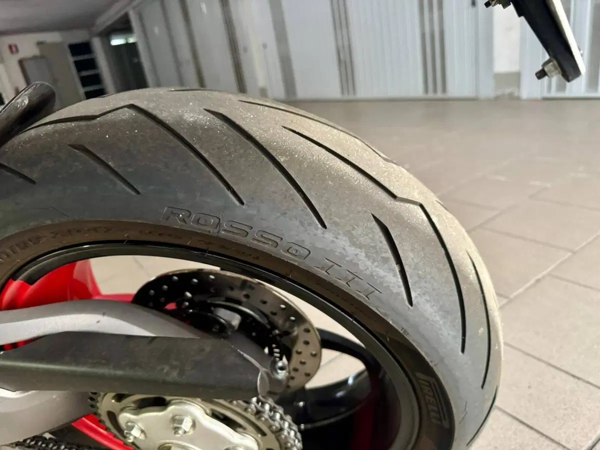 Ducati Hypermotard 950 RVE (2022 - 25) (11)
