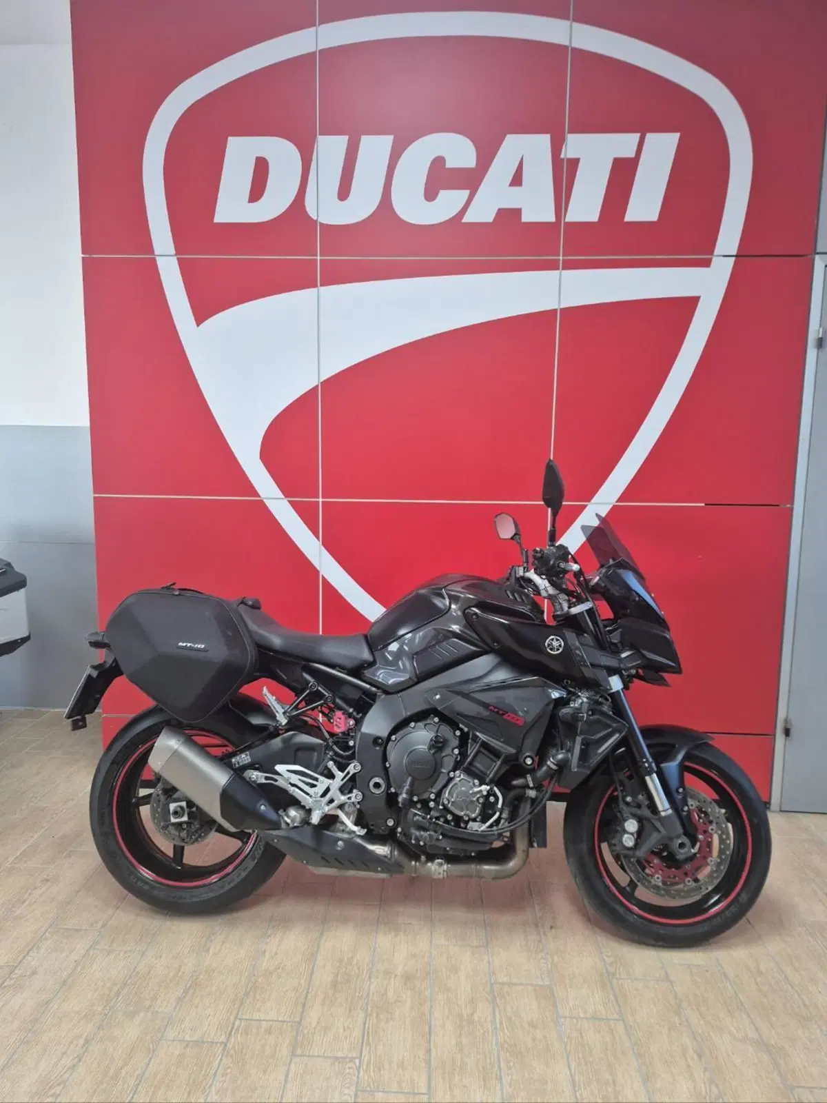Yamaha MT-10 ABS (2016 - 17) (2)