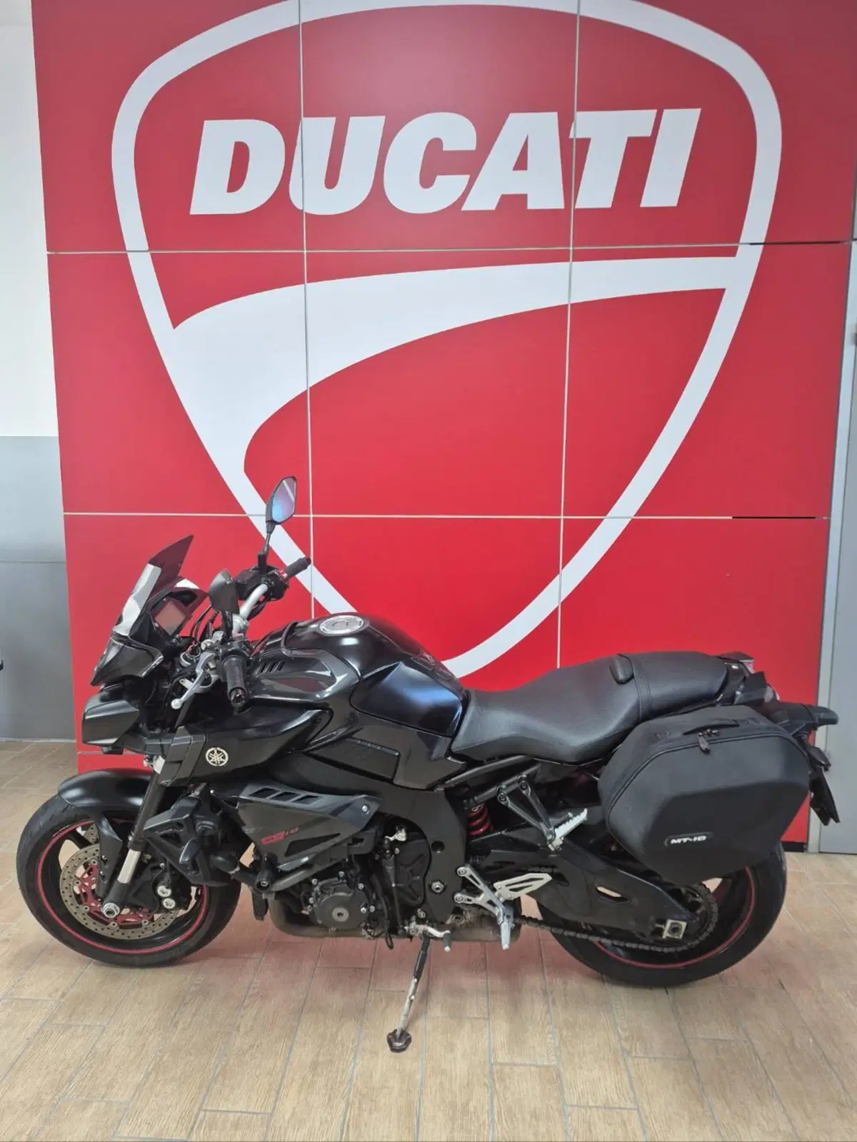 Yamaha MT-10 ABS (2016 - 17) (5)