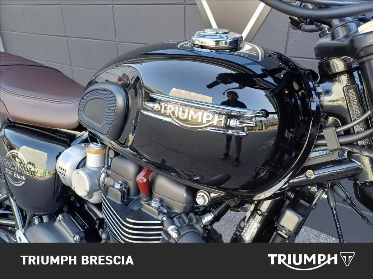 Triumph Bonneville T120 Black (2026) (7)