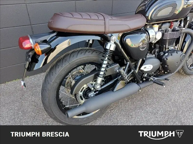 Triumph Bonneville T120 Black (2026) (4)