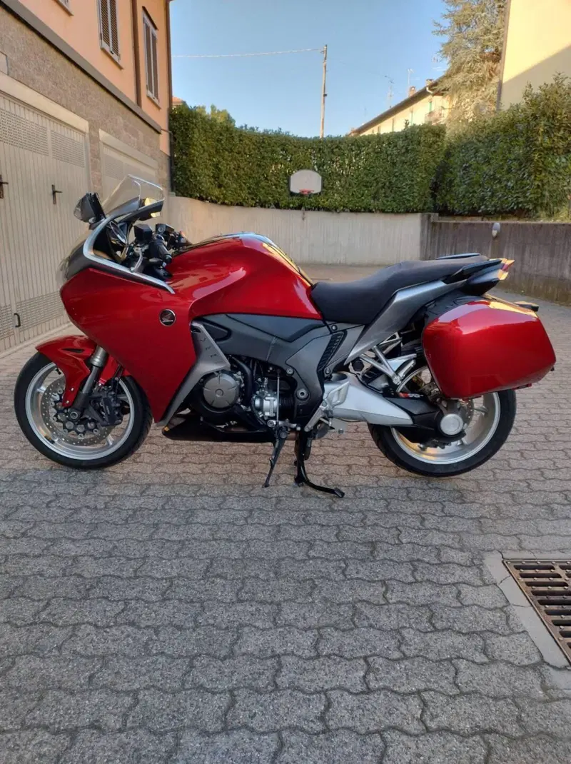 Honda VFR 1200 F ABS (2009 - 16) (2)