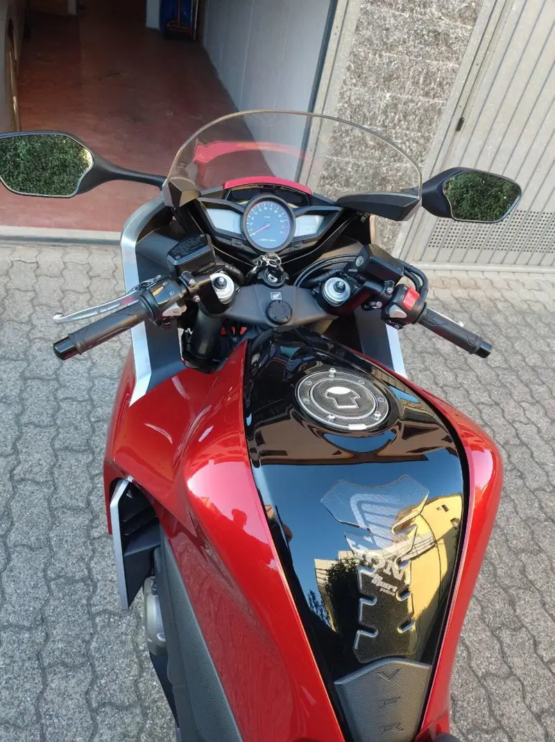 Honda VFR 1200 F ABS (2009 - 16) (4)