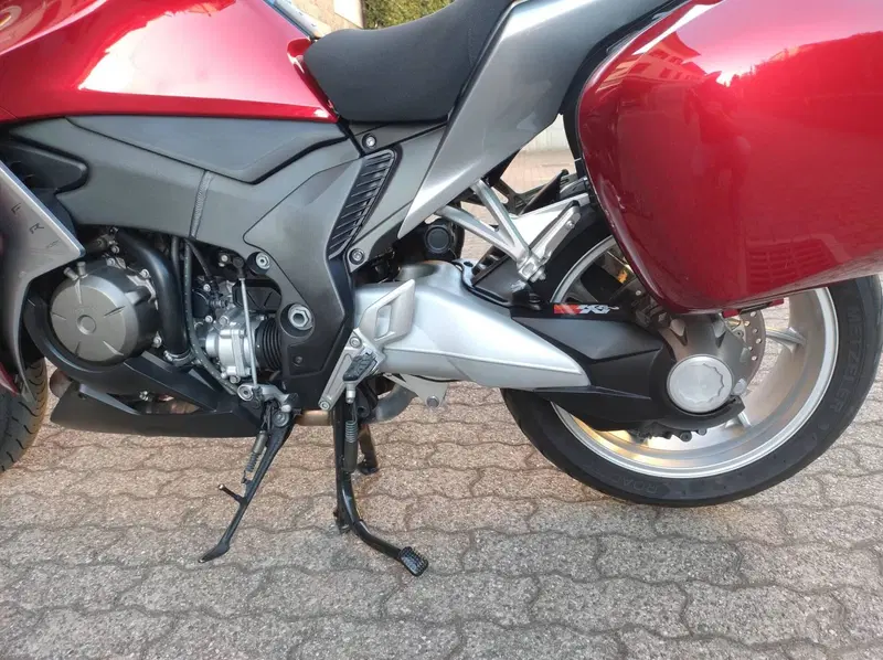 Honda VFR 1200 F ABS (2009 - 16) (6)