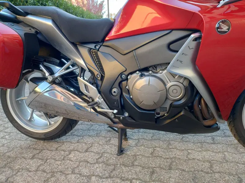 Honda VFR 1200 F ABS (2009 - 16) (7)