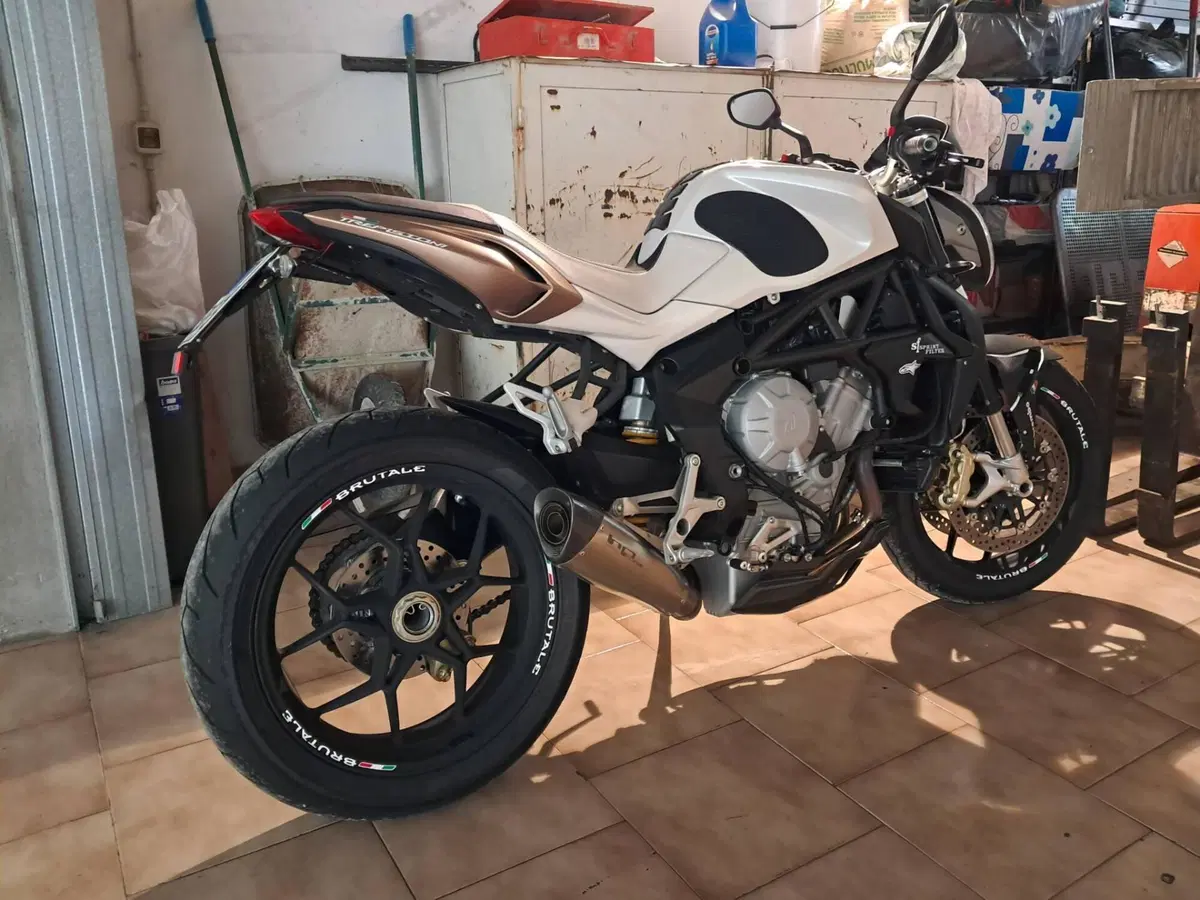 MV Agusta Brutale 675 EAS (2011 - 14) (2)