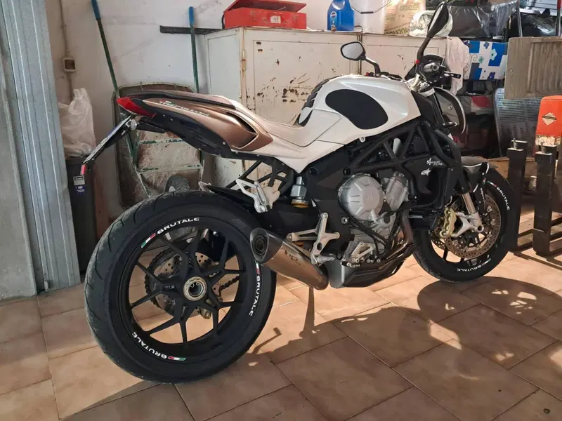 MV Agusta Brutale 675 EAS (2011 - 14) (2)