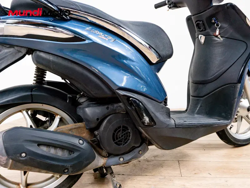 Piaggio Liberty 125 S i-get ABS (2016) (4)