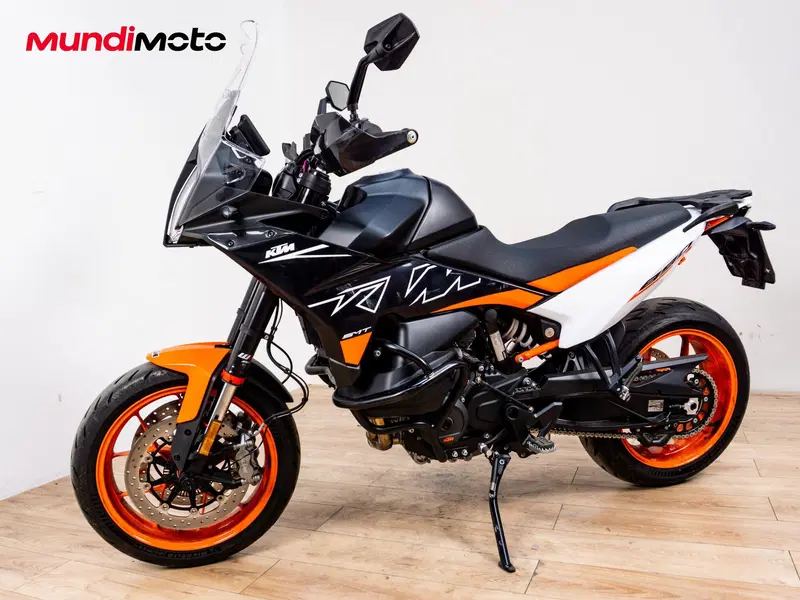 KTM 890 SMT (2026) (8)