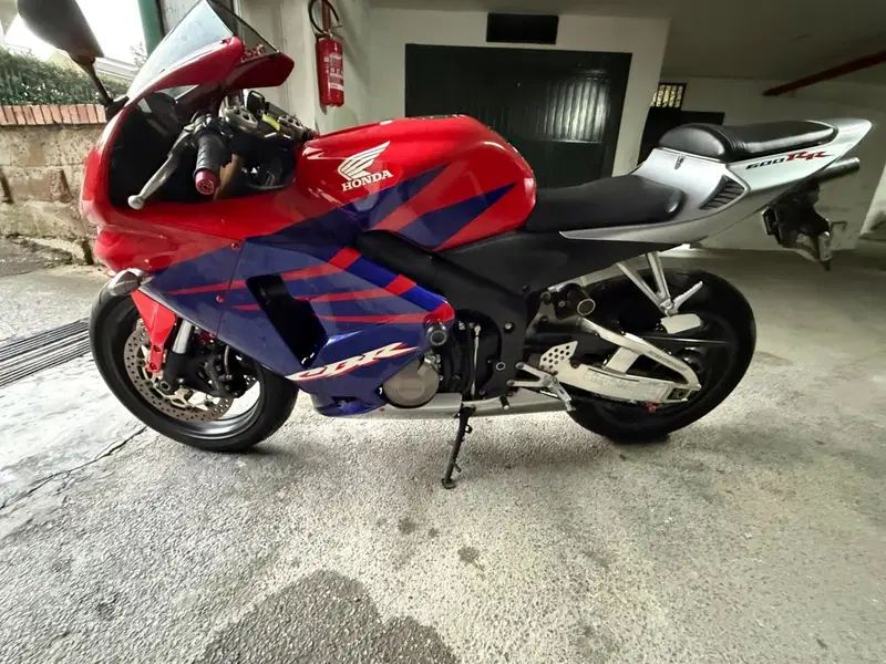Honda CBR 600 RR (2005 - 06) (4)