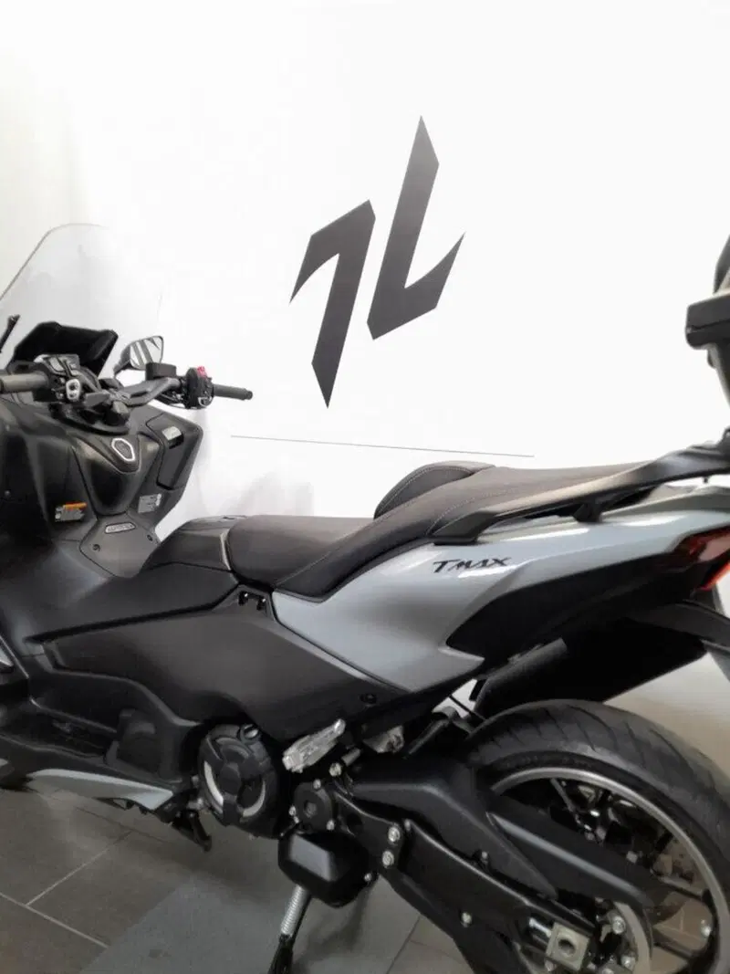 Yamaha T-Max 560 (2025 - 26) (3)