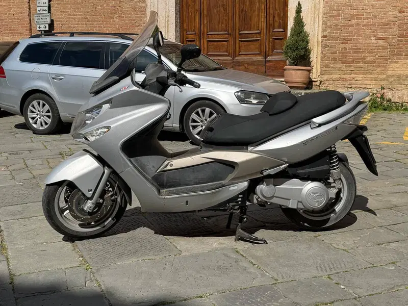 Kymco Xciting 250i (2007 - 08) (4)