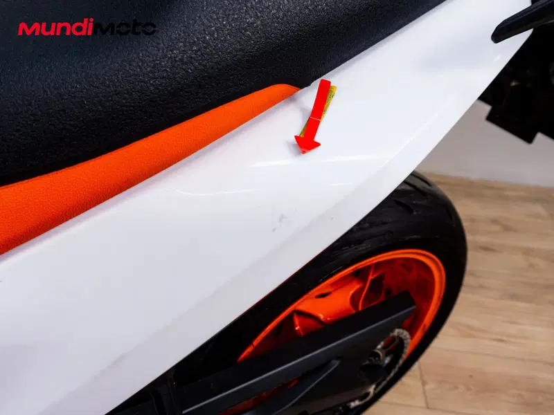 KTM 890 SMT (2026) (14)