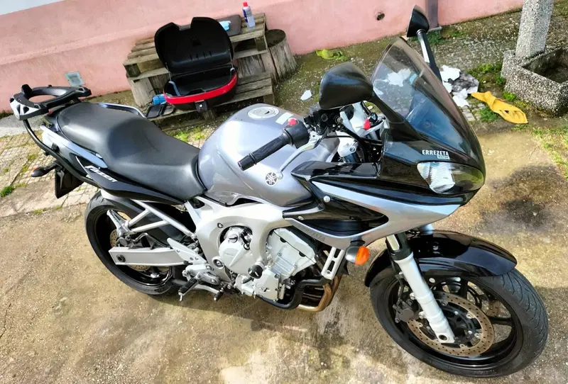 Yamaha FZ6 Fazer (2004 - 07)