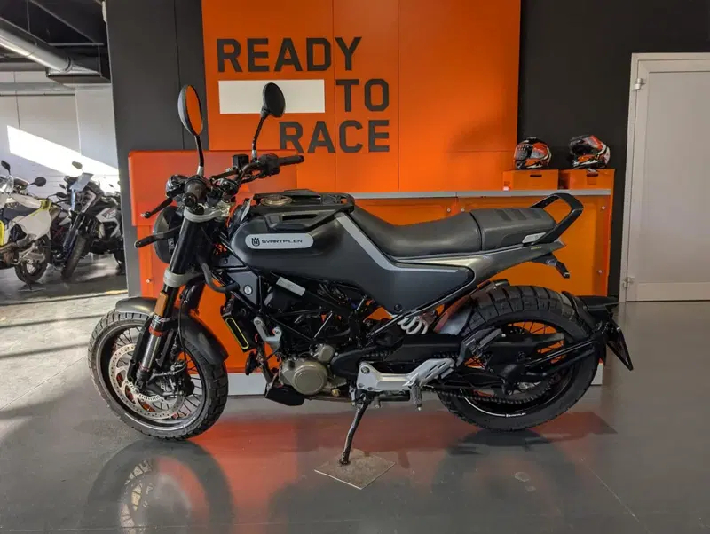 Husqvarna Svartpilen 125 (2021 - 23) (2)