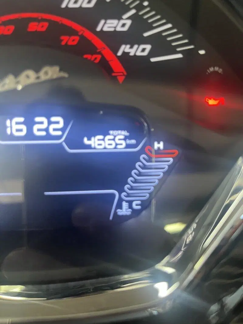 Vespa GTS 300 Super (2023 - 24) (4)