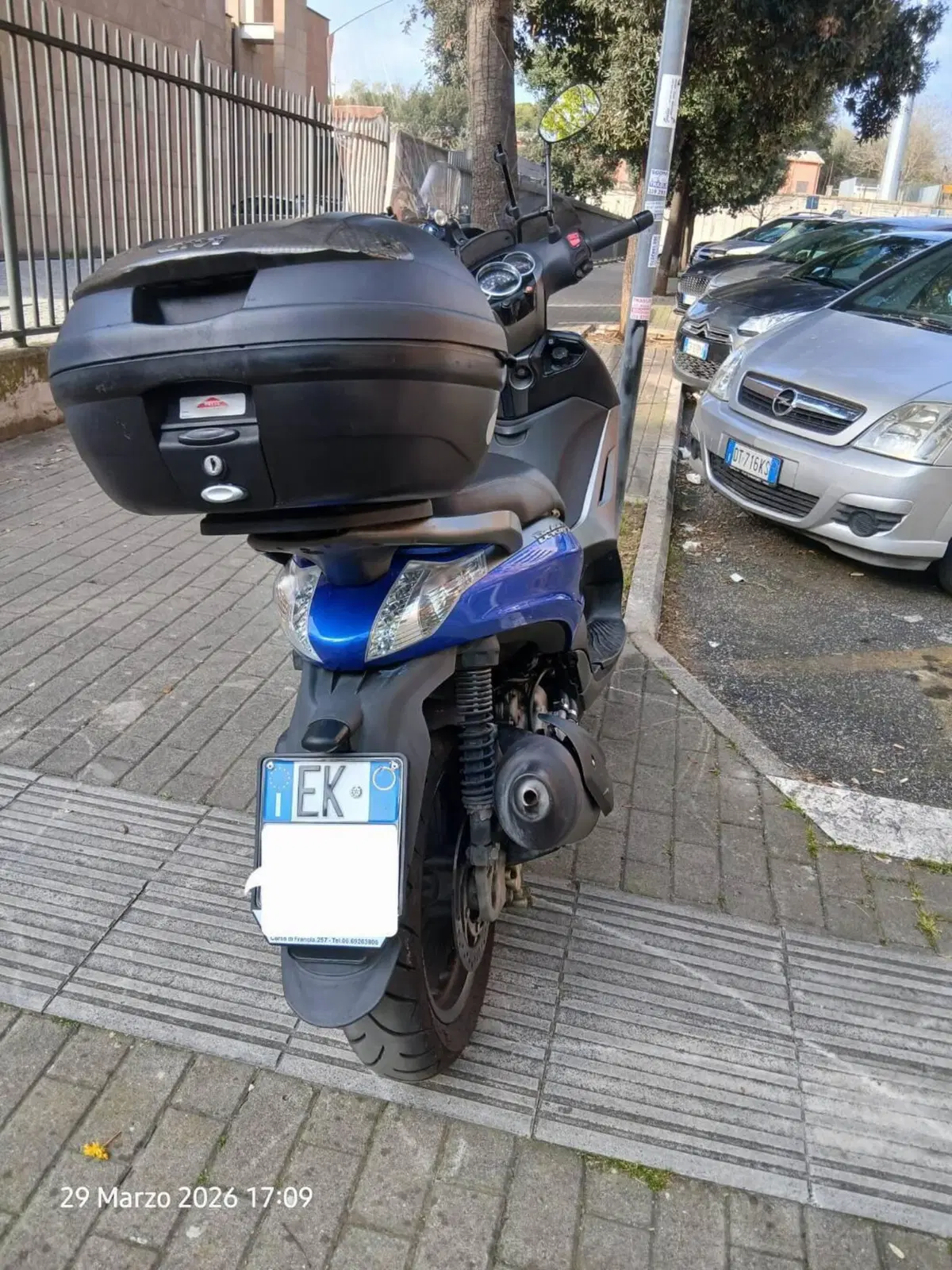 Piaggio Beverly 300 i.e. ABS-ASR (2016 - 20) (2)