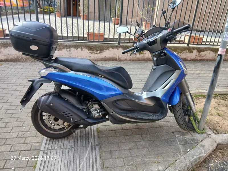Piaggio Beverly 300 i.e. ABS-ASR (2016 - 20) (3)