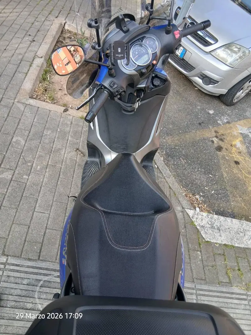 Piaggio Beverly 300 i.e. ABS-ASR (2016 - 20) (5)