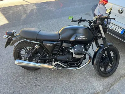 Moto Guzzi V7 II Stone (2015 - 17) usata