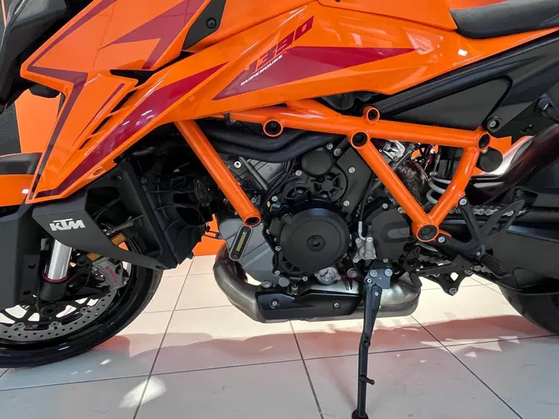 KTM 1390 Super Duke R (2024 - 26) (8)