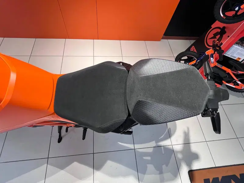 KTM 1390 Super Duke R (2024 - 26) (11)