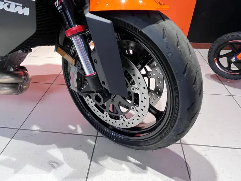 KTM 1390 Super Duke R (2024 - 26) (12)