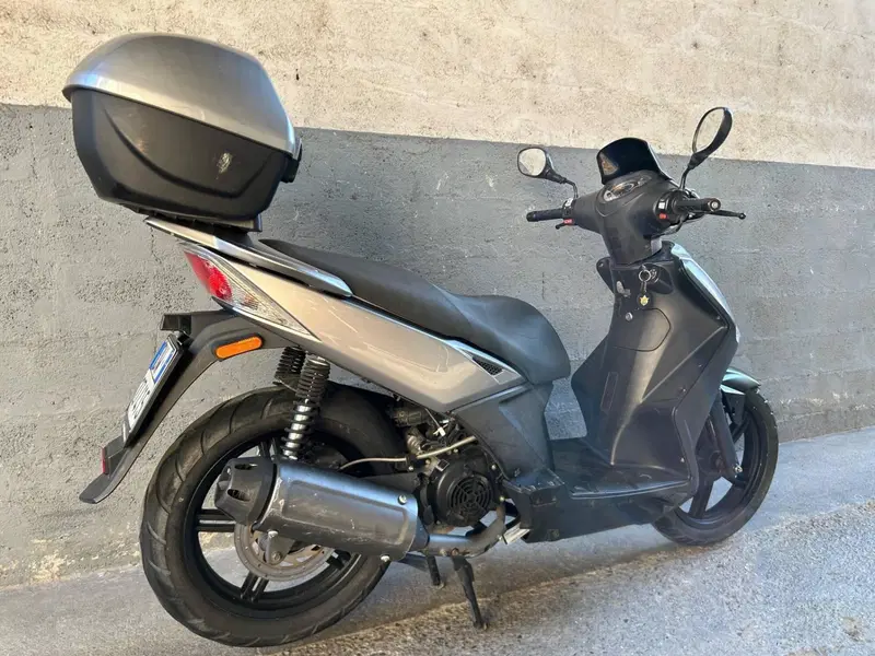 Kymco Agility 200i R16 (2008 - 16) (4)