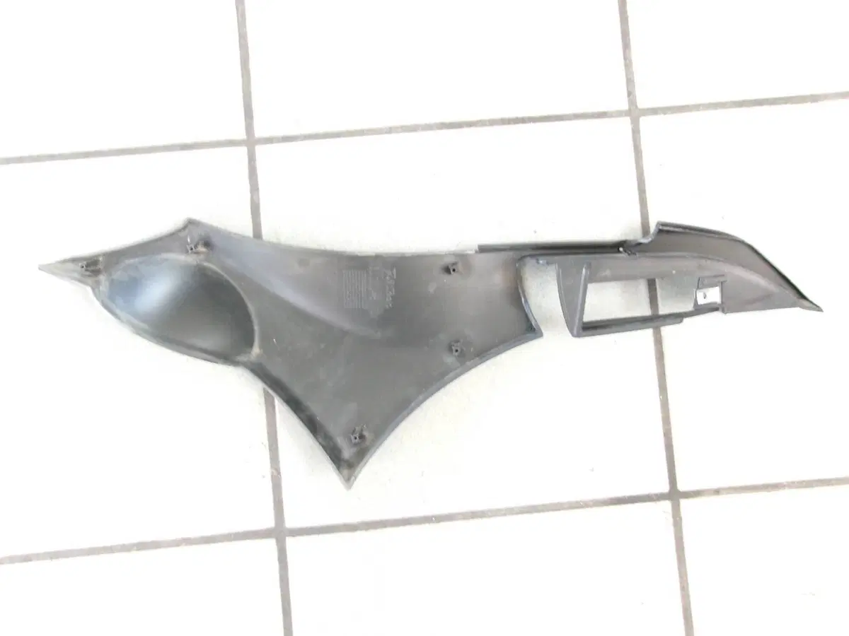 SPOILER DI COPERTURA DX PIAGGIO MP3 350 SPORT (2)