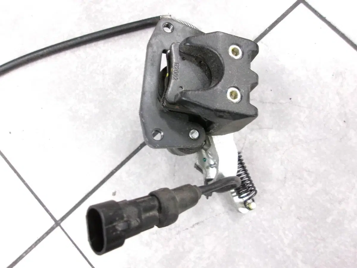 PINZA FRENO ANTIROLLIO PIAGGIO MP3 350 SPORT (3)