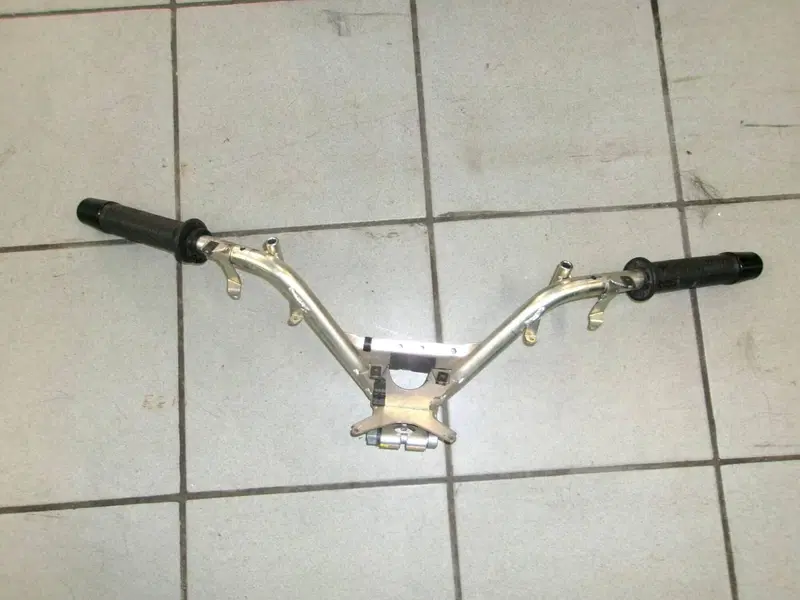 MANUBRIO PIAGGIO MP3 350 SPORT