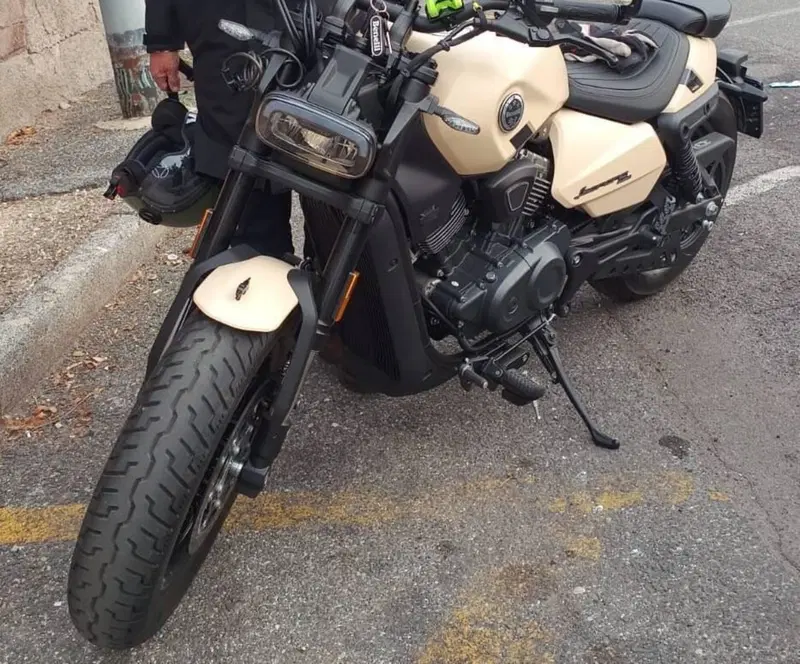Benelli Leoncino 400 Bobber (2026) (2)