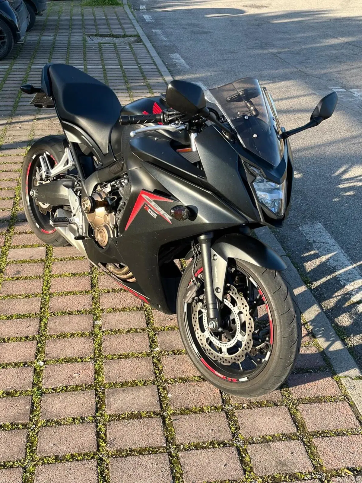 Honda CBR 650 F (2017 - 18) (3)
