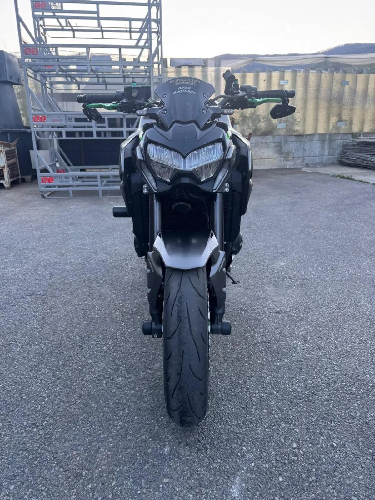 Kawasaki Z 900 (2021 - 24) (2)