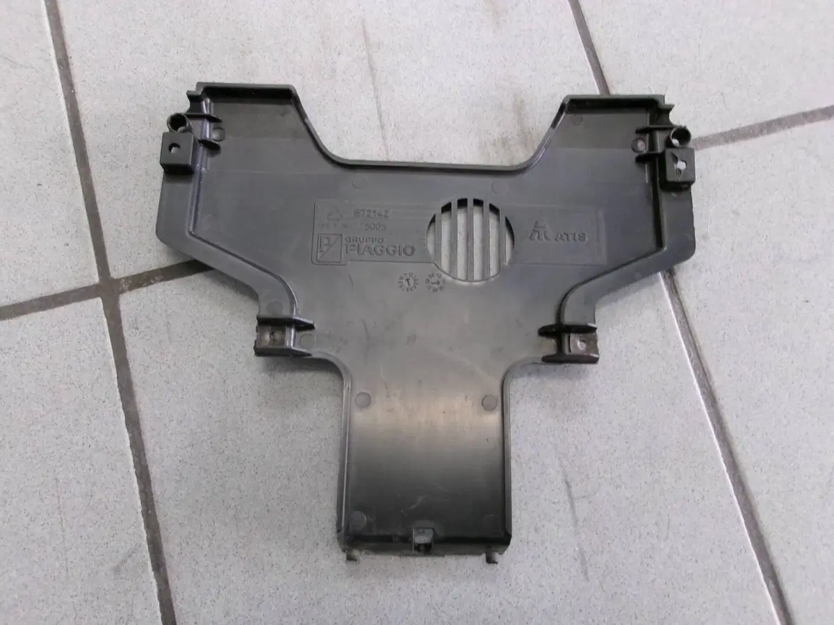 COPERTURA ALLOGGIAMENTO RUOTA PIAGGIO MP3 350 SPOR