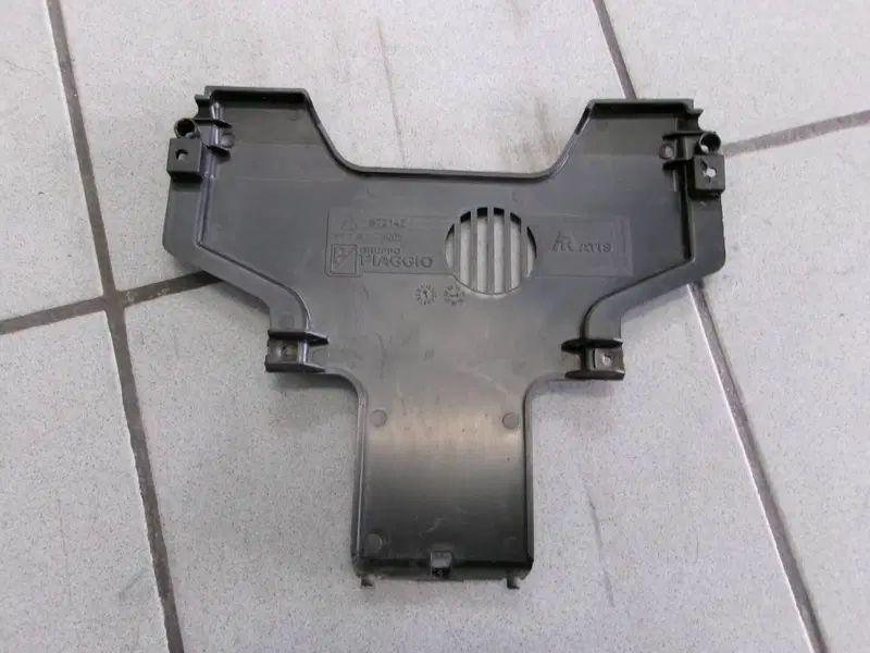 COPERTURA ALLOGGIAMENTO RUOTA PIAGGIO MP3 350 SPOR