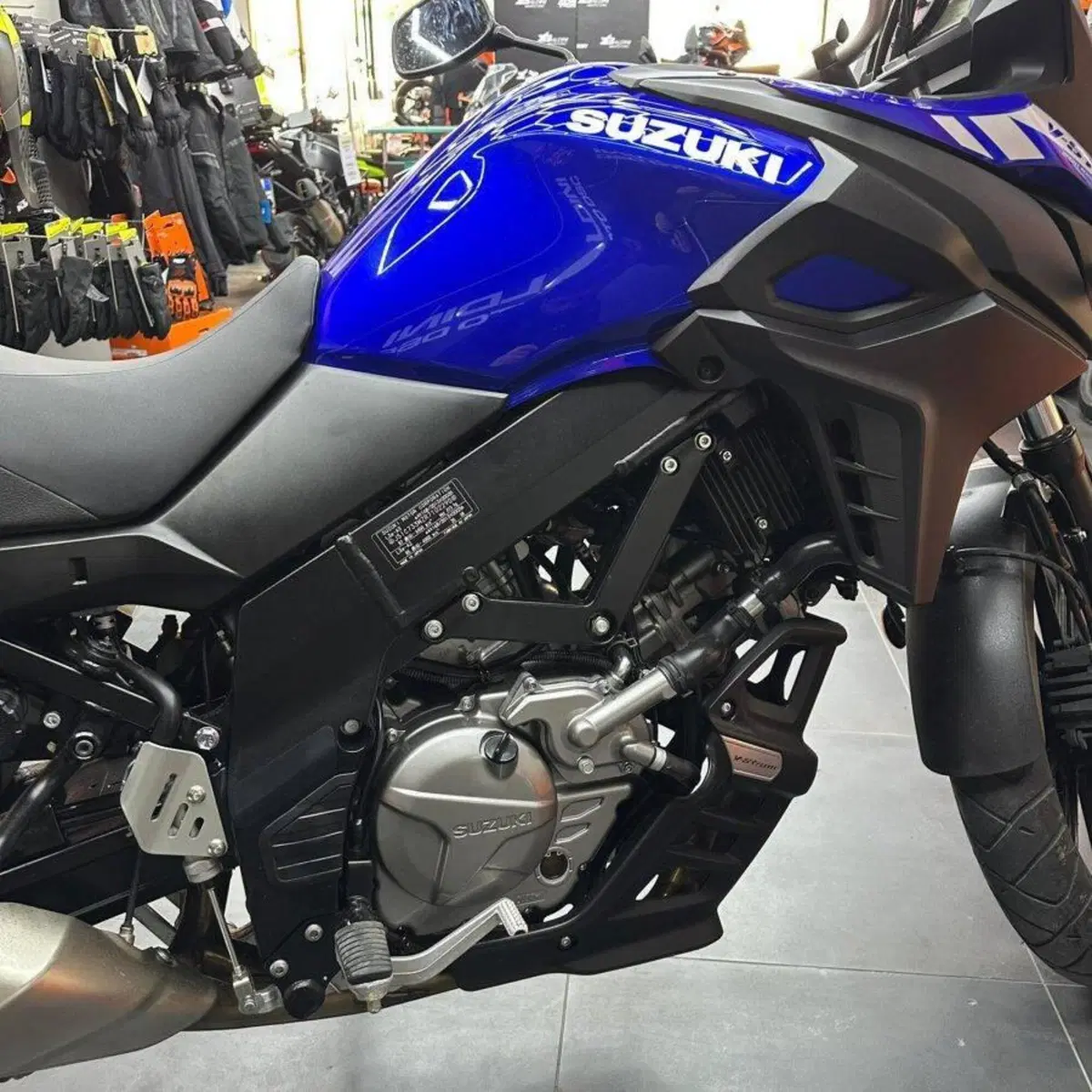 Suzuki V-Strom 650 (2021 - 25) (7)