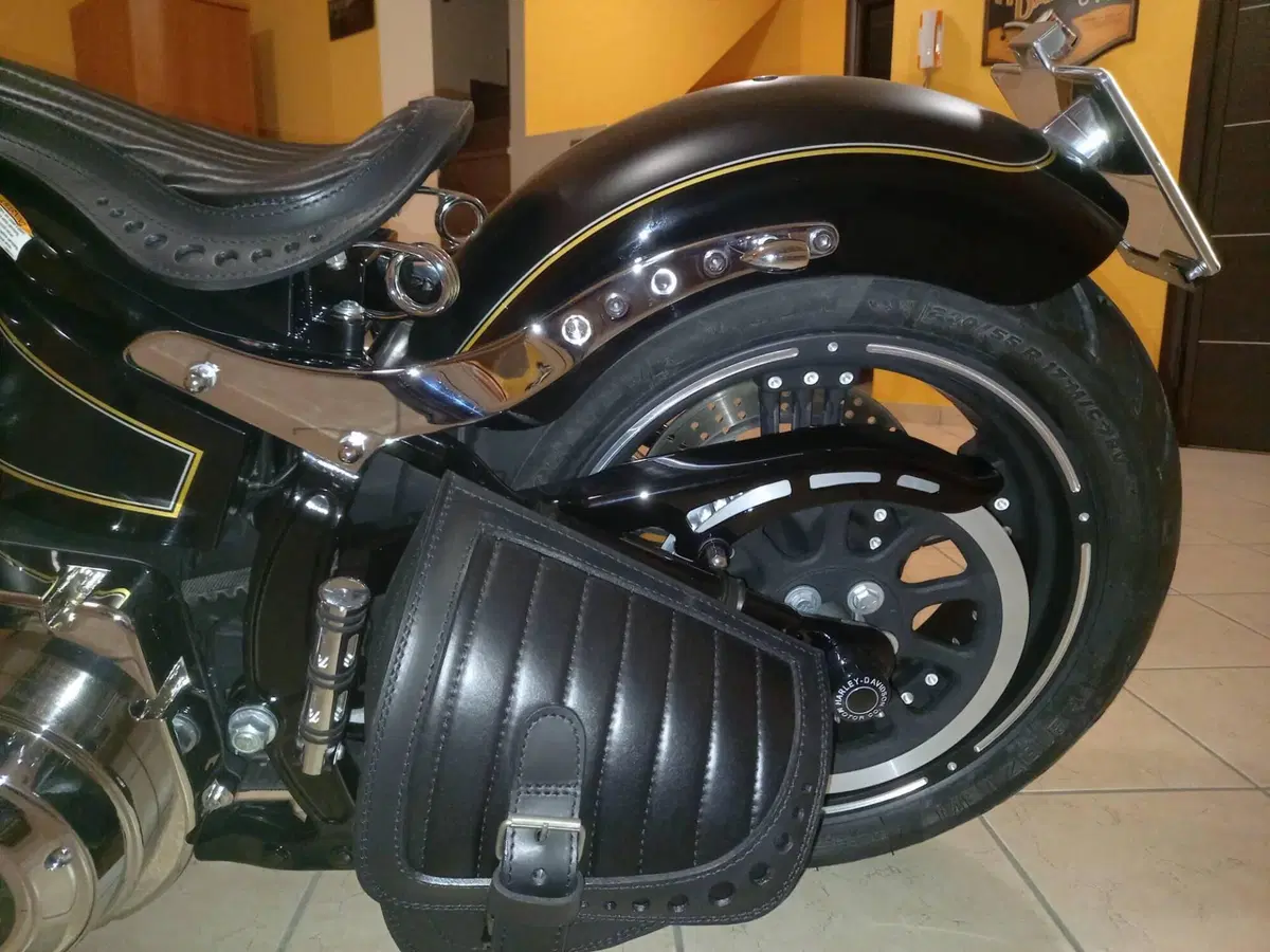 Harley-Davidson 1690 Fat Boy Special (2010 - 17) - FLSTF (9)