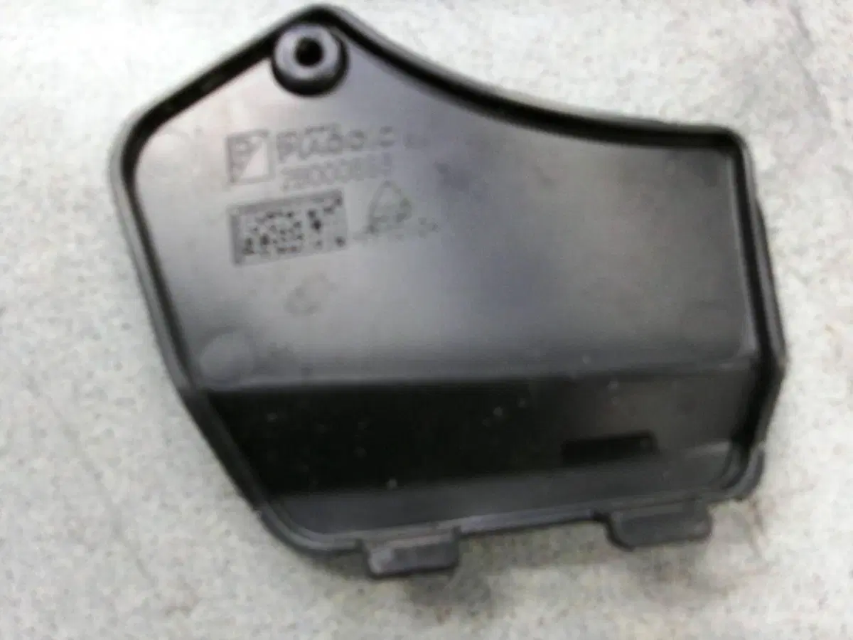 SPORTELLO VASCHETTA REFRIGERANTE PIAGGIO MP3 350 S (2)