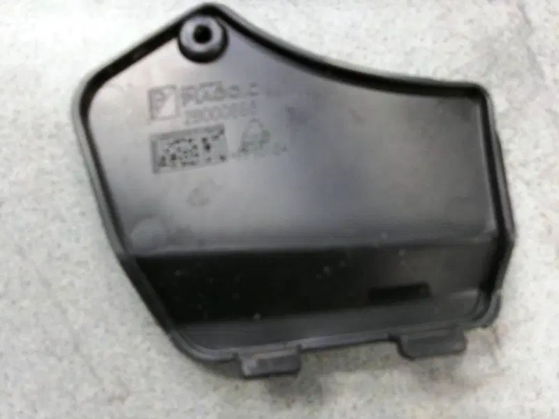 SPORTELLO VASCHETTA REFRIGERANTE PIAGGIO MP3 350 S (2)
