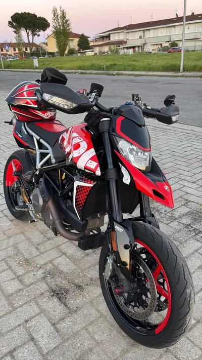 Ducati Hypermotard 950 RVE (2022 - 25) usata