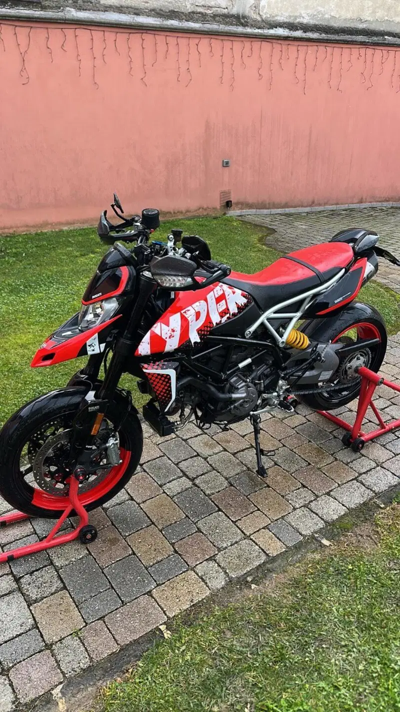 Ducati Hypermotard 950 RVE (2022 - 25) (2)