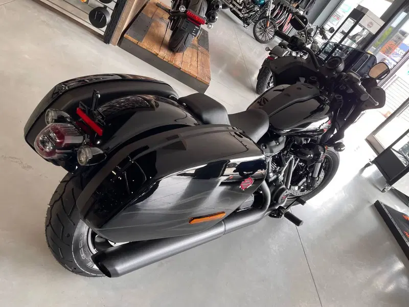 Harley-Davidson Low Rider ST (2025 - 26) (5)